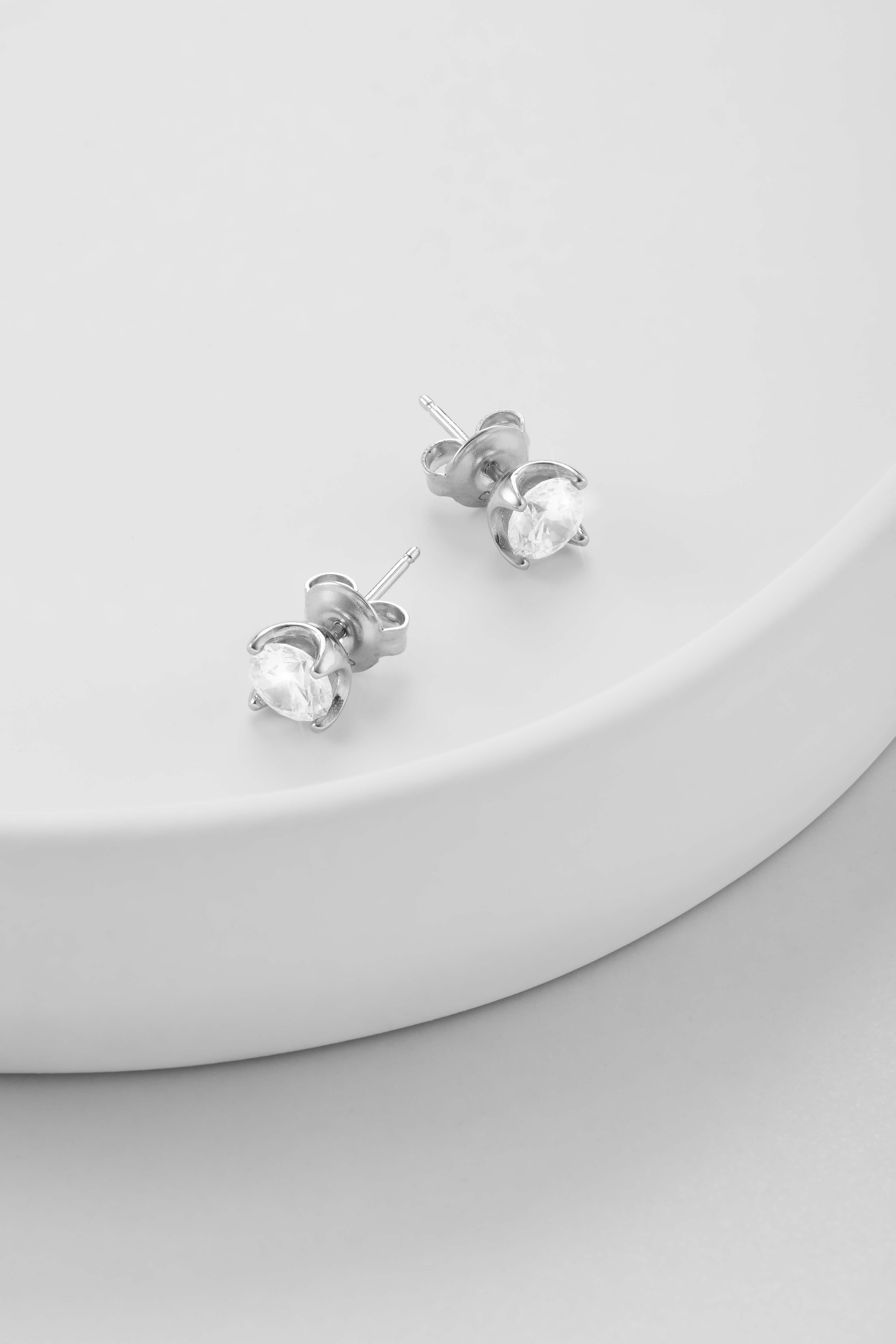 Classic Stud Earrings - Silver - ViViGleam